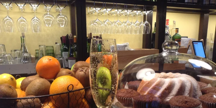 Brunch se tady koná každou neděli od 11:00 do 16:00. 