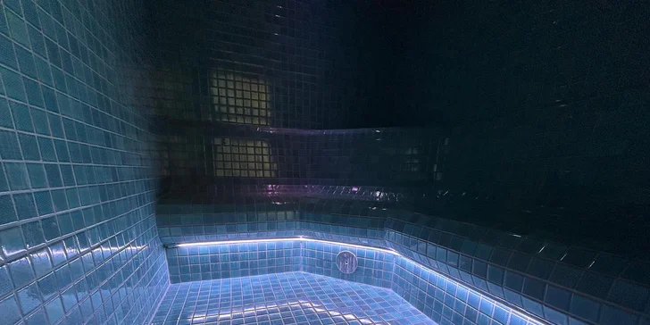 Jedna varianta zahrnuje privátní vstup do wellness.