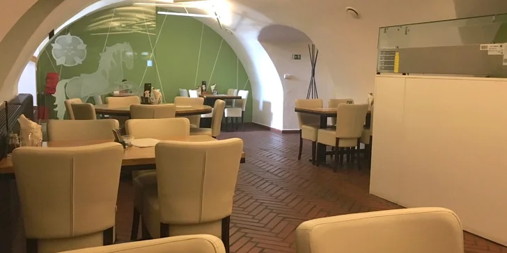 Společně si přiťuknete na příjemné chvíle sklenkou Martiny Dry.