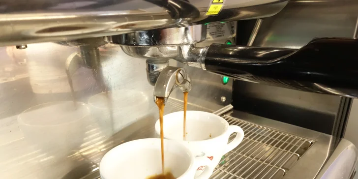 Čeká vás espresso, cappuccino, lungo, latte macchiato, flat white nebo třeba turecká káva. 