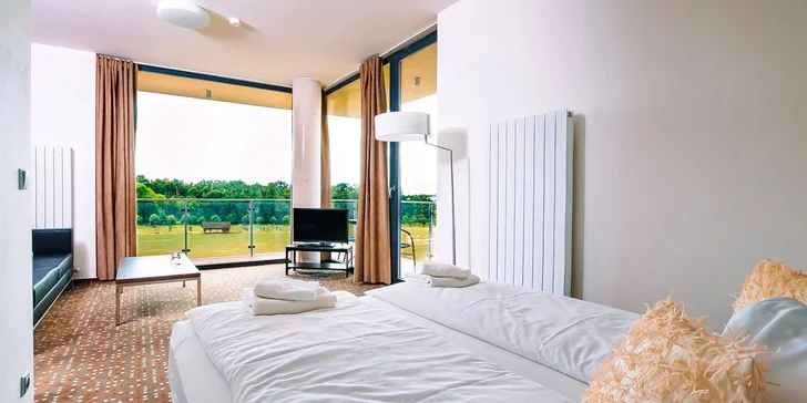 Pokoje jsou moderně zařízené (na fotce apartmán DeLuxe).
