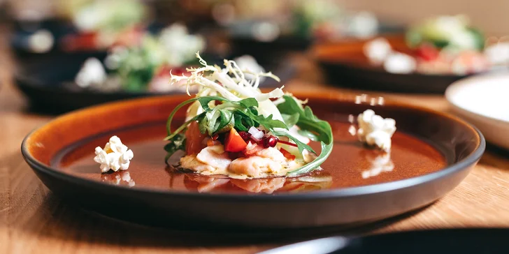 Zámecká restaurace, které nově kraluje italský šéfkuchař, je chloubou hotelu. 