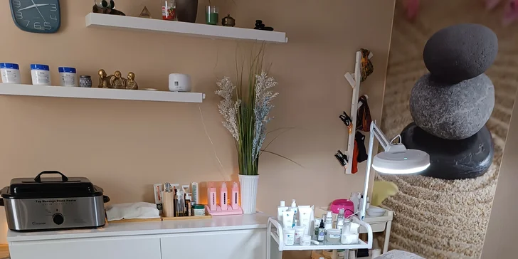 Kosmetička používá produkty značek Dr. Renaud a Nobilis Tilia.