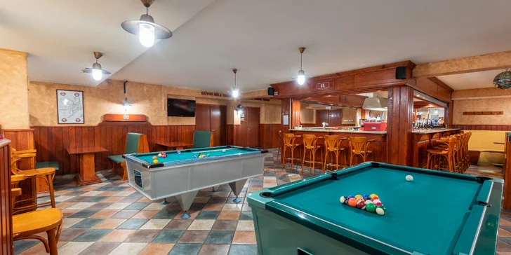 Čaká vás aj zábava v hotelovom bare, kde máte možnosť si zahrať biliard, bowling, stolný futbal alebo šípky.