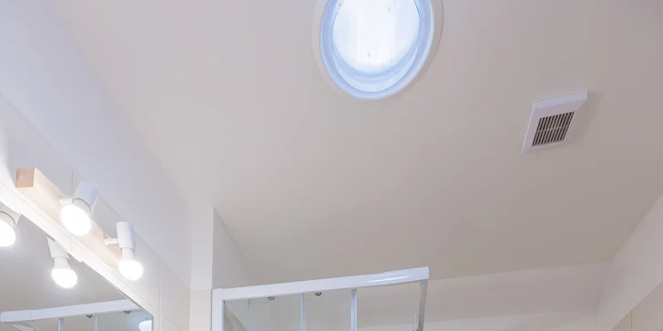 K dispozícii budete mať 2 kúpeľne s toaletou.