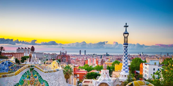 Ikonická Sagrada Família, pulzujúca La Rambla či večerná atmosféra pri pohári sangrie sú jednoducho kombináciou, ktorej sa proste nedá odolať.