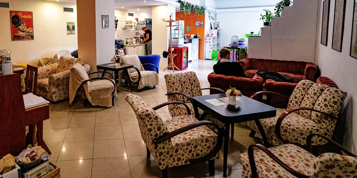 V Galerii, café Staré časy si připomenete dobu, kdy se na svět ještě koukalo přes krajkovou záclonu.