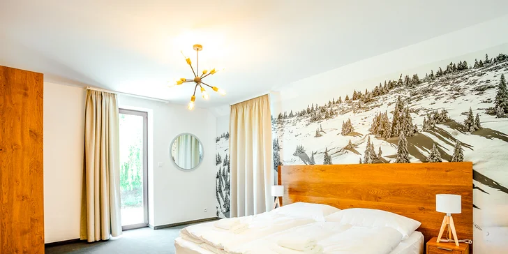 Čakajú na vás útulné dvoj a trojlôžkové izby aj priestranné apartmány, vždy s vlastnou kúpeľňou so sprchovacím kútom a toaletou.