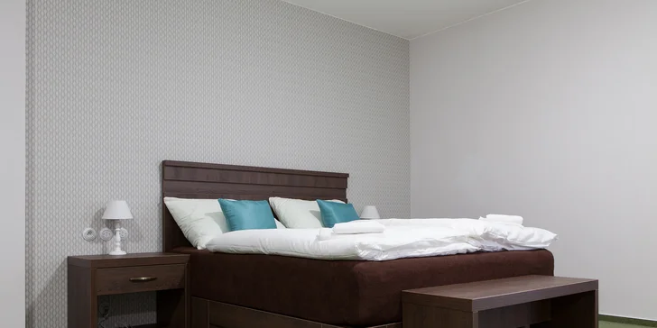 Ubytovat se můžete i v apartmánech s vířivkou.