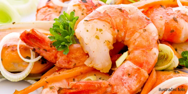 Tradiční řecké menu pro 2: pečená feta, tzatziki, kalamáry, krevety i pita chléb