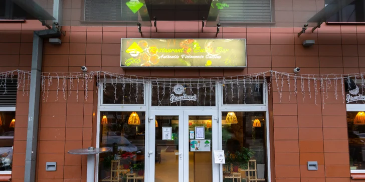 Špecializujú sa na pravú vietnamskú kuchyňu a obľúbené ázijské jedlá.