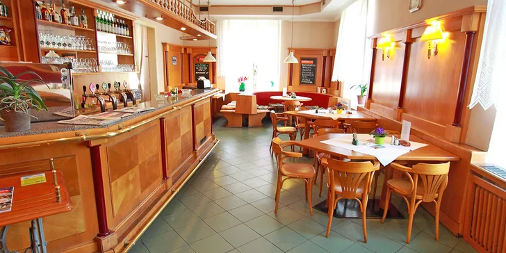 Pizzu si sníte přímo v restauraci. Za příplatek vám ji připraví také do krabice nebo vám ji dovezou.
