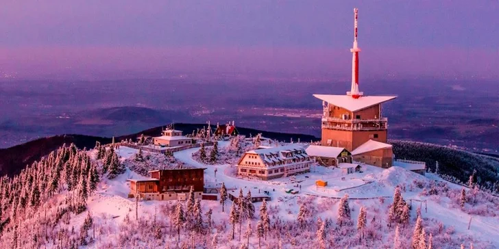 Vyhlídkové lety se uskutečňují nad Ostravou a Beskydy, pokud ale budete chtít, rádi vám upraví trasu podle vašeho přání.