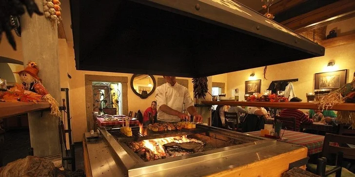 Večer si v restauraci pochutnáte na grill mixu pro dva.