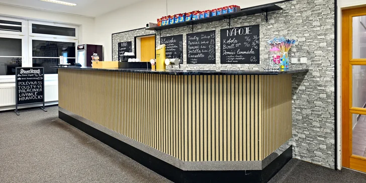 Osvěžení a občerstvení nabízí zdejší bistro. 