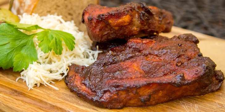 Pro každého bude připraveno 500 g žeber v BBQ marinádě pečených metodou sous-vide.
