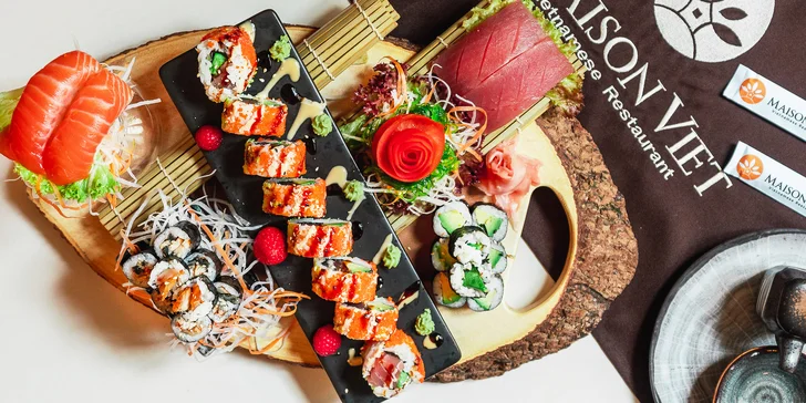 Dát si můžete sushi, nudle, saláty, polévky, ryby a mořské plody i maso. 
