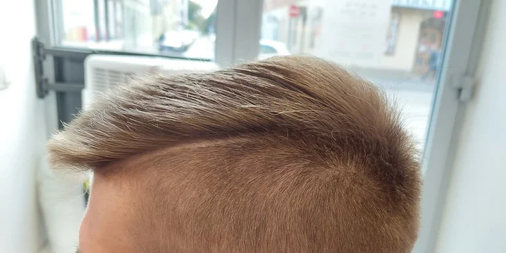 Salon najdete kousek do centra Brna – zastávka Vlhká je jen 130 m daleko.