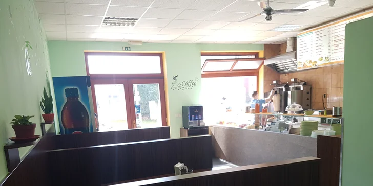 Voucher platí na odběr jídla s sebou nebo můžete posedět. 