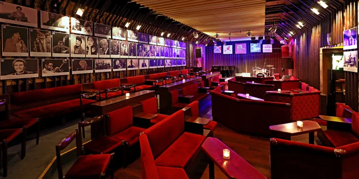 Potěšte vaše rodiče nebo nejdražší polovičku dárkovým poukazem do pražského hudebního podniku Reduta Jazz Club.