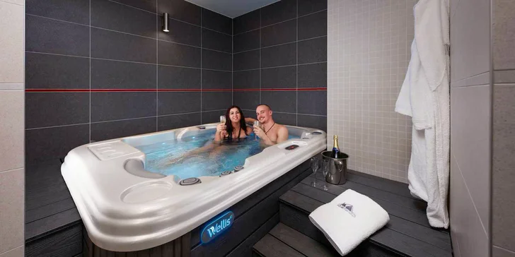 Wellness pobyt zahrnuje privátní vstup do vířivky a sauny, u rodinných pobytů máte 20% slevu.