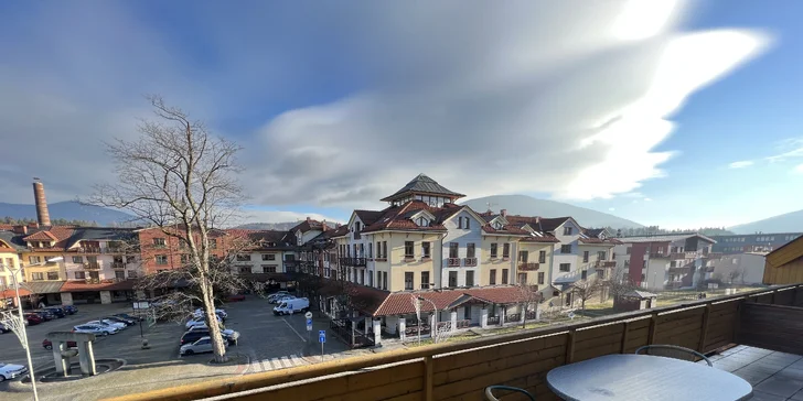 Z terasy se nabízí krásný výhled (na fotce pokoj Deluxe).