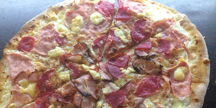 Podle koupeného voucheru si můžete dát pizzu o průměru 30 nebo 40 cm. 