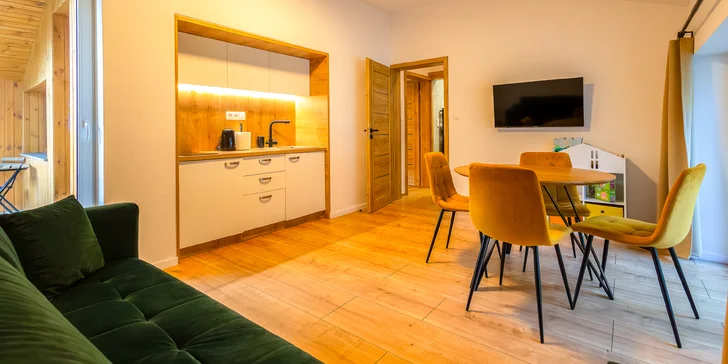 Bungalov Exclusive disponuje jednou spálňou a obývačkou prepojenou s kuchyňou.