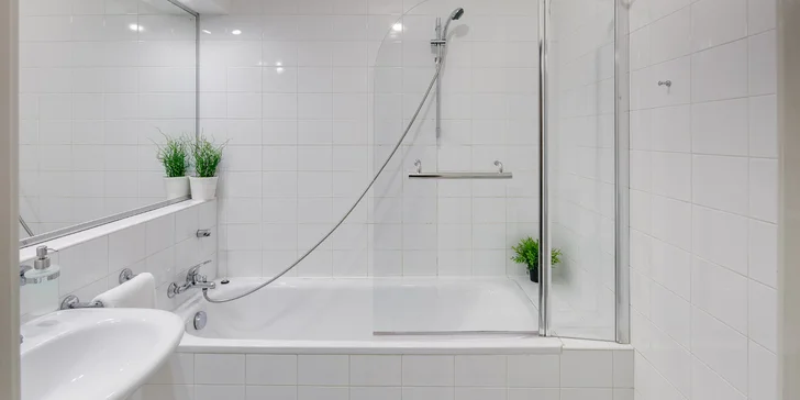 Každý apartmán má svou vlastní koupelnu. 