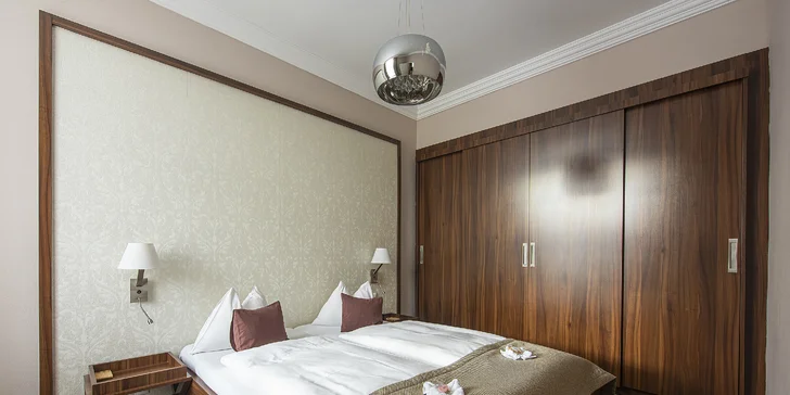Bydlet budete v apartmánu s královskou postelí. 