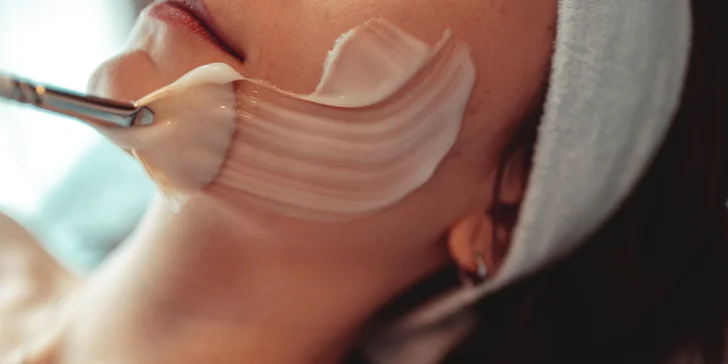 Salon najdete v blízkosti zastávky Náměstí 28. října. 