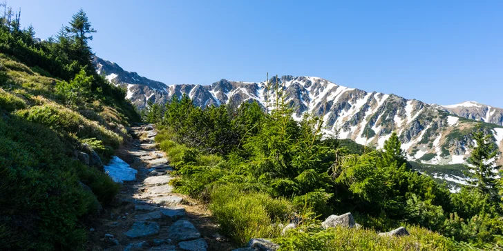 V obklopení hor a známých turistických cílů naleznete vše, co potřebujete k pohodové dovolené se svou drahou polovičkou nebo celou rodinou. 