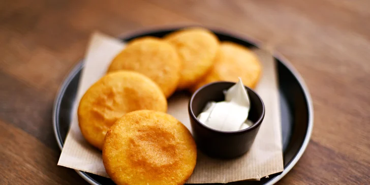 Areparna nese svůj název po typických venezuelských placičkách arepas z kukuřičné mouky, které ochutnáte v rámci vegetariánského menu.