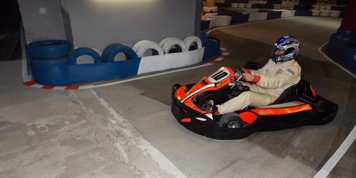 Budete mít pohodlí, motokáry mají polstrované sedačky. 