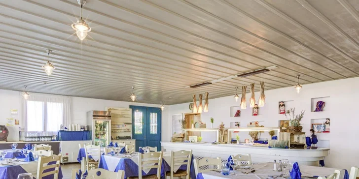 V rámci all inclusive se v hlavní restauraci Magico servírují bohaté bufety, kde nechybí show cooking a lehká či vegetariánská jídla.