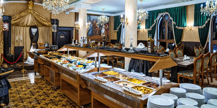 Užije vás spíše na gastro zážitky? Pak si dopřejte variantu s prémiovou snídaní (8:00–11:00) nebo večeří (18:00–20:00) formou bufetu.