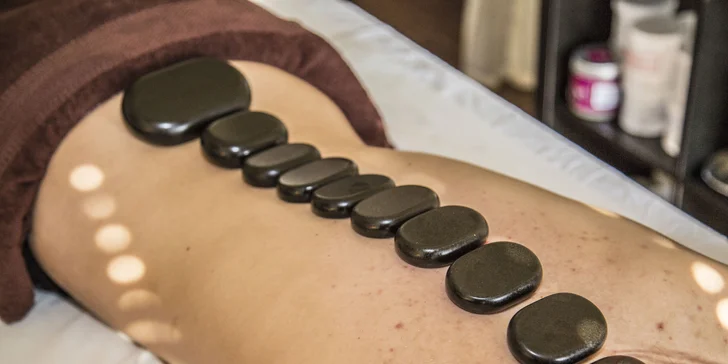 Přiobjednat si můžete také masáže. Na všechny služby wellness a balnea centra máte slevu 20 %.