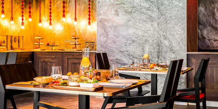 V nádherně zařízené hotelové restauraci Eleanora vám každý den nabídnou bohaté bufetové snídaně.