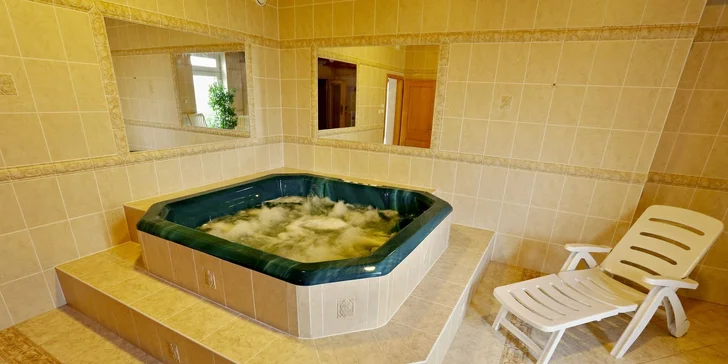 Přiobjednat si můžete relax ve vířivce. 