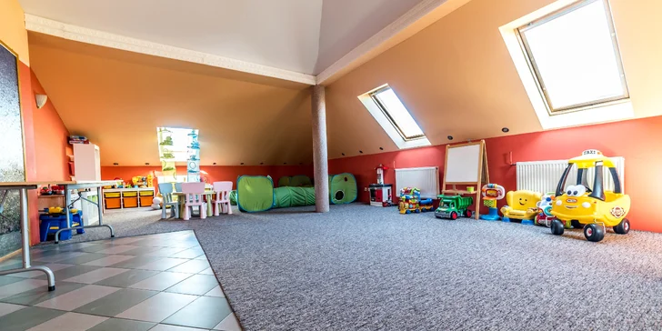 Zabaví se tu i děti, pro které je k dispozici velký dětský koutek, v letní sezóně (14. 7. – 18. 8.) pro ně hotel 2× týdně pořádá animační aktivity.