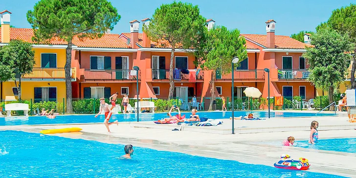 Dovolená v Bibione: prostorné apartmány 700 m od moře i venkovní bazény