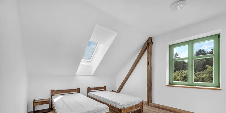 V apartmánu jsou 2 ložnice.