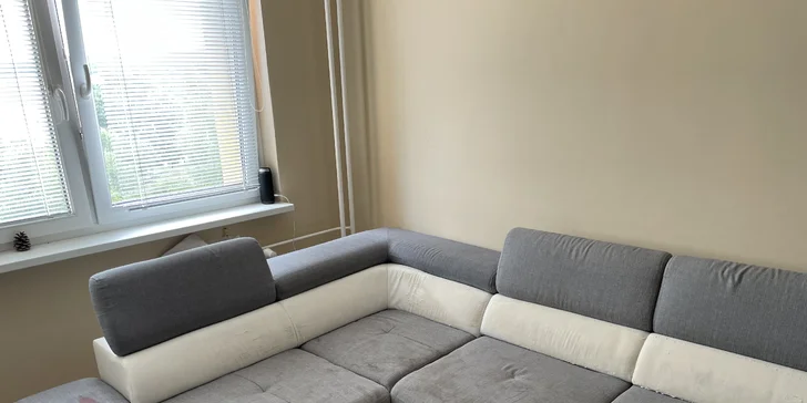 Problémem není ani 5místná sedací souprava.
