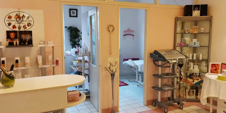 Ošetření trvá asi 60 minut. 