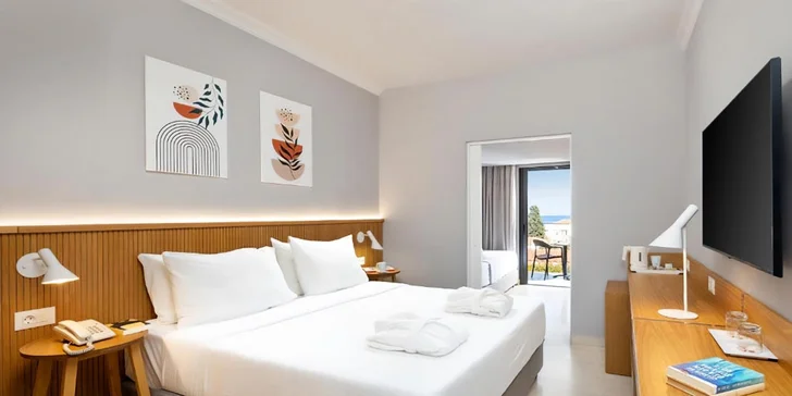 Po příletu se zabydlíte v 5* Roda Beach Resortu & SPA.
