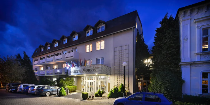 V hotelu můžete využít úschovnu kol (v zimě také lyžárnu), parkování je za příplatek.