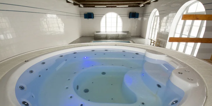 Za příplatek můžete relaxovat i ve vířivce.