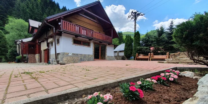 Pobyt v Zázrivskom dvore s polpenziou, privátnym mini wellness a výhľadom na Rozsutec
