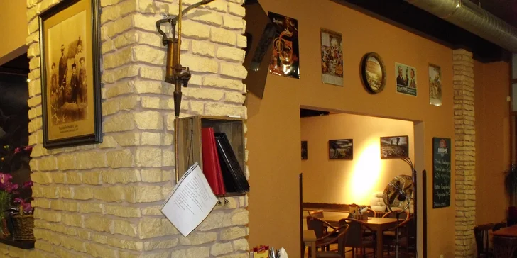 Prostor je členitý, svolat můžete přátele nebo vyrazit ve dvou.