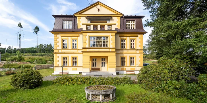 Pobyt v loveckém zámečku na Vysočině: klasické pobytové balíčky se snídaní nebo s romantickou večeří